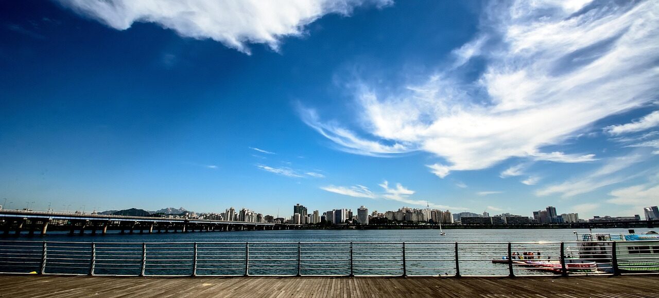 seoul, yeoido, sky, cloud, nature, korea, han river, blue river, 韓國客製化私人導覽, 首爾客製化私人導覽, 隱藏歷史巷弄, 在地人聚點, 一對一諮詢, 專屬拍照景點, 韩国定制化私人导览, 首尔定制化私人导览, 隐藏历史小巷, 本地人聚点, 一对一咨询, 专属打卡景点, 프라이빗 맞춤 투어, 숨겨진 골목, 로컬 핫플레이스, 1대1 상담, 인생샷 스팟, Private Custom Tour Seoul, hidden historical alley, Private Custom Tour Korea, local hotspot, one-on-one consultation, photo spot