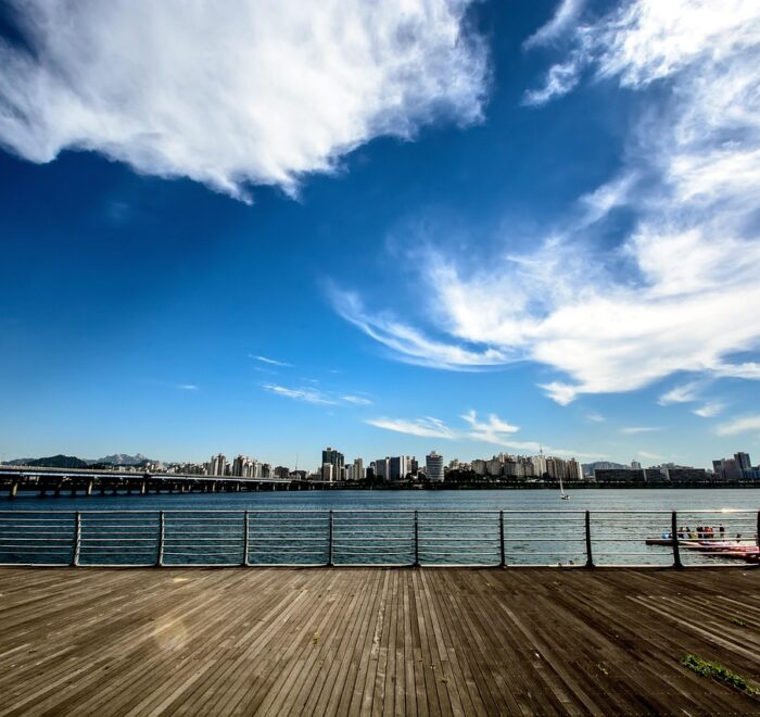 seoul, yeoido, sky, cloud, nature, korea, han river, blue river, 韓國客製化私人導覽, 首爾客製化私人導覽, 隱藏歷史巷弄, 在地人聚點, 一對一諮詢, 專屬拍照景點, 韩国定制化私人导览, 首尔定制化私人导览, 隐藏历史小巷, 本地人聚点, 一对一咨询, 专属打卡景点, 프라이빗 맞춤 투어, 숨겨진 골목, 로컬 핫플레이스, 1대1 상담, 인생샷 스팟, Private Custom Tour Seoul, hidden historical alley, Private Custom Tour Korea, local hotspot, one-on-one consultation, photo spot