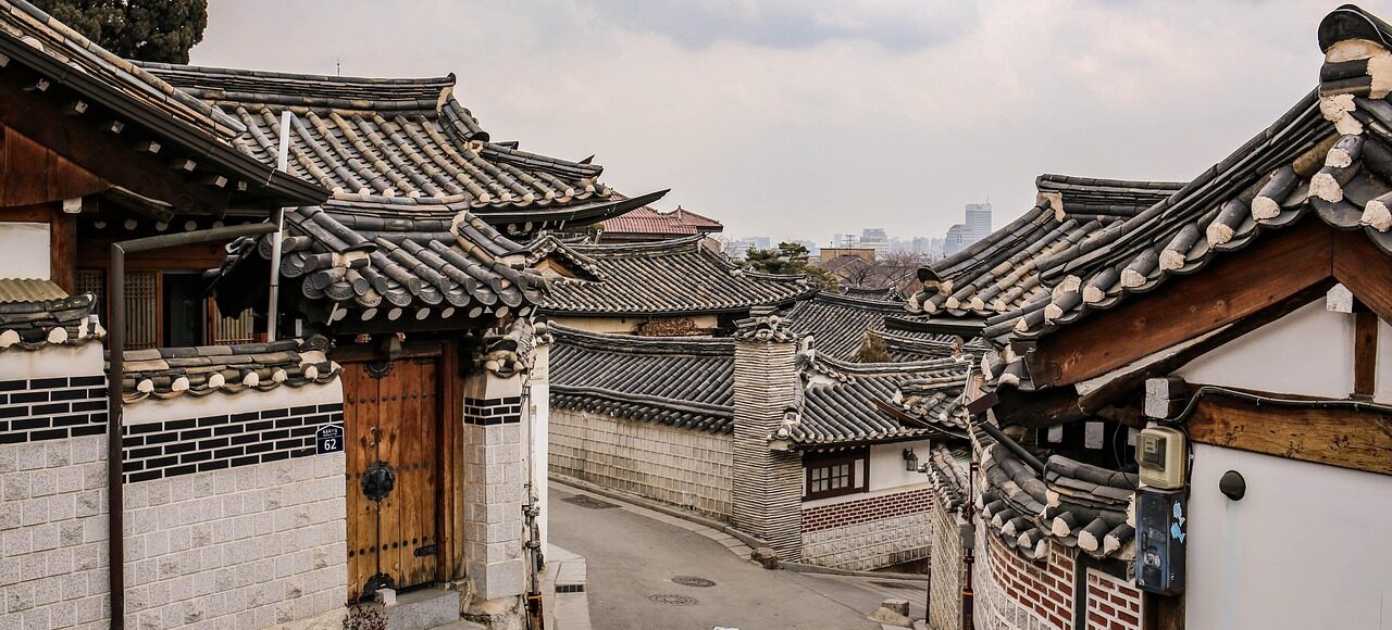 bukchon, hanok, traditional, korea, house, bukchon, bukchon, bukchon, hanok, hanok, hanok, hanok, hanok, korea, korea, korea, 韓國客製化私人導覽, 首爾客製化私人導覽, 隱藏歷史巷弄, 在地人聚點, 一對一諮詢, 專屬拍照景點, 韩国定制化私人导览, 首尔定制化私人导览, 隐藏历史小巷, 本地人聚点, 一对一咨询, 专属打卡景点, 프라이빗 맞춤 투어, 숨겨진 골목, 로컬 핫플레이스, 1대1 상담, 인생샷 스팟, Private Custom Tour Seoul, hidden historical alley, Private Custom Tour Korea, local hotspot, one-on-one consultation, photo spot