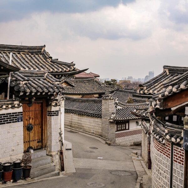bukchon, hanok, traditional, korea, house, bukchon, bukchon, bukchon, hanok, hanok, hanok, hanok, hanok, korea, korea, korea, 韓國客製化私人導覽, 首爾客製化私人導覽, 隱藏歷史巷弄, 在地人聚點, 一對一諮詢, 專屬拍照景點, 韩国定制化私人导览, 首尔定制化私人导览, 隐藏历史小巷, 本地人聚点, 一对一咨询, 专属打卡景点, 프라이빗 맞춤 투어, 숨겨진 골목, 로컬 핫플레이스, 1대1 상담, 인생샷 스팟, Private Custom Tour Seoul, hidden historical alley, Private Custom Tour Korea, local hotspot, one-on-one consultation, photo spot