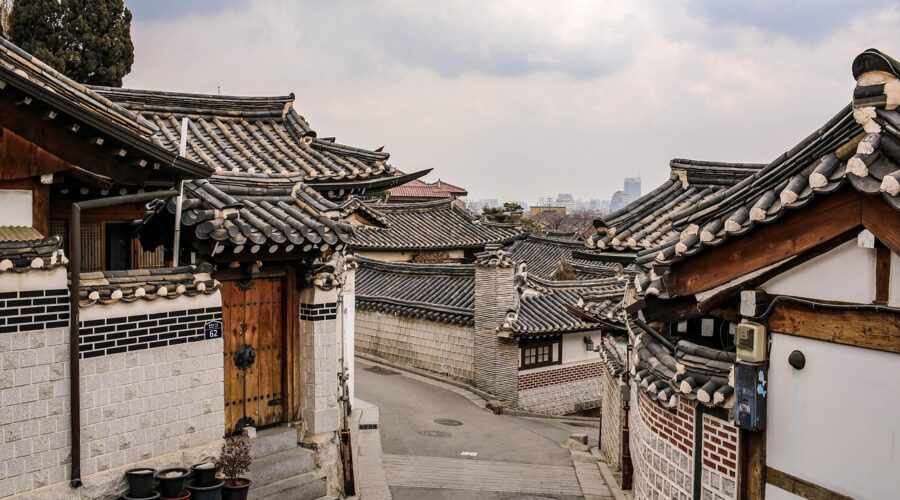bukchon, hanok, traditional, korea, house, bukchon, bukchon, bukchon, hanok, hanok, hanok, hanok, hanok, korea, korea, korea, 韓國客製化私人導覽, 首爾客製化私人導覽, 隱藏歷史巷弄, 在地人聚點, 一對一諮詢, 專屬拍照景點, 韩国定制化私人导览, 首尔定制化私人导览, 隐藏历史小巷, 本地人聚点, 一对一咨询, 专属打卡景点, 프라이빗 맞춤 투어, 숨겨진 골목, 로컬 핫플레이스, 1대1 상담, 인생샷 스팟, Private Custom Tour Seoul, hidden historical alley, Private Custom Tour Korea, local hotspot, one-on-one consultation, photo spot